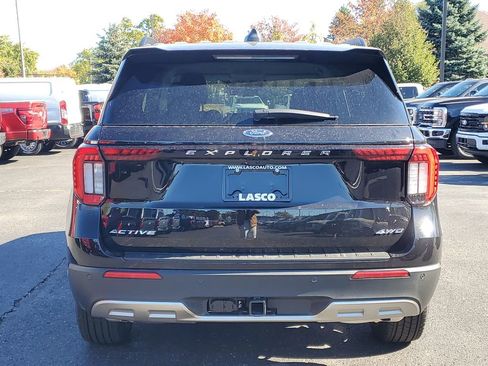 New 2026 Ford Explorer Active w/ Active Comfort Package image 3