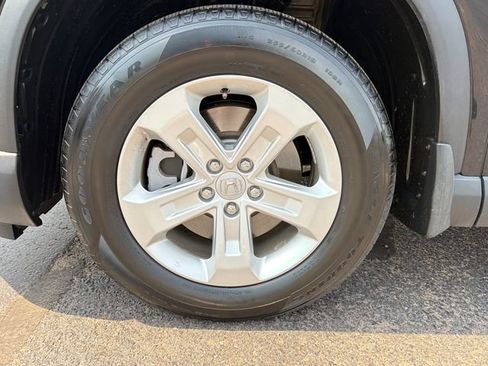 Used 2024 Honda Pilot LX image 11
