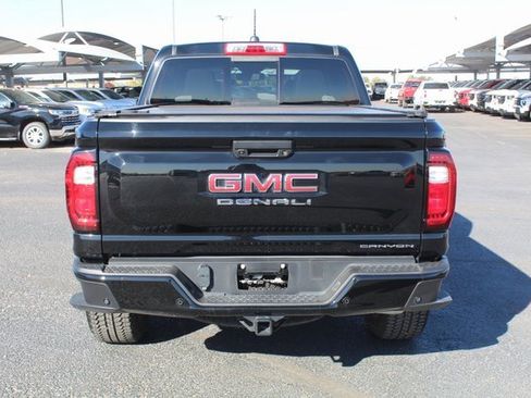 Used 2024 GMC Canyon Denali image 4