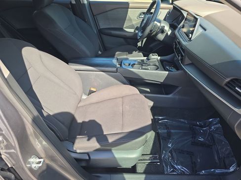 Used 2023 Nissan Rogue S image 10