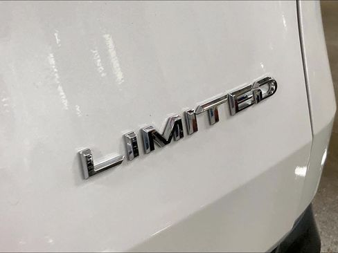 Used 2024 Toyota Grand Highlander AWD image 10