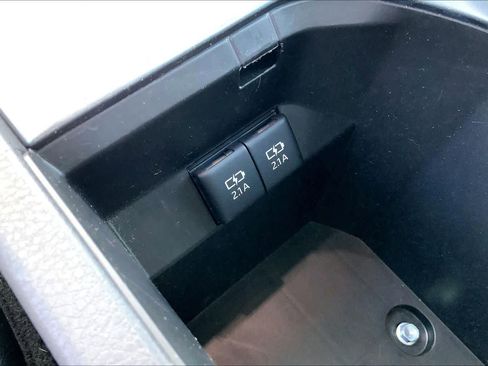 Used 2018 Toyota Camry XSE FWD image 30