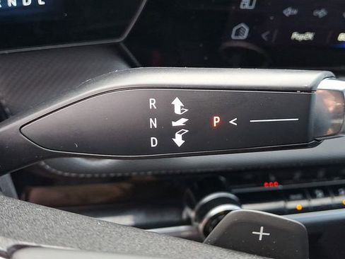 Used 2025 Chevrolet Equinox LT AWD/4WD image 14