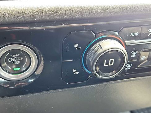 Used 2023 Chevrolet Silverado 1500 LT AWD/4WD image 19