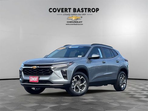 Certified 2026 Chevrolet Trax LT image 1