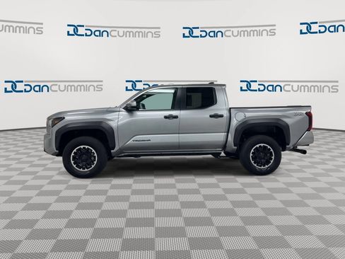 Used 2024 Toyota Tacoma TRD Off-Road AWD/4WD image 5