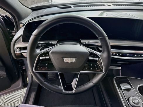 Used 2024 Cadillac Lyriq Luxury AWD/4WD image 15