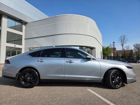 Used 2024 Honda Accord EX image 27