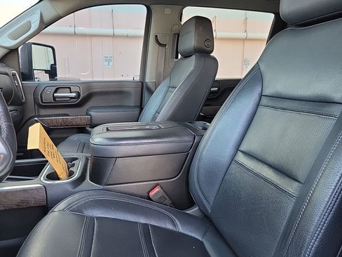 Used 2022 GMC Sierra 2500 Denali w/ Denali Black Diamond Edition AWD/4WD image 21
