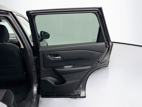 Used 2025 Nissan Rogue SV FWD image 30
