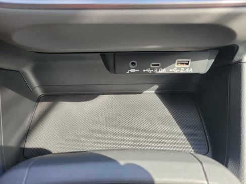 Used 2024 Subaru Crosstrek 2.0i Premium AWD/4WD image 16