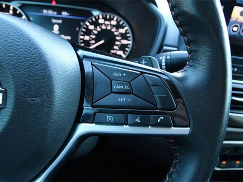 Used 2024 Nissan Altima 2.5 SR w/ SR Premium Package image 19