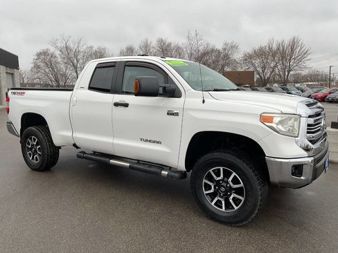 Used 2017 Toyota Tundra SR5 w/ TRD Off Road Package image 10