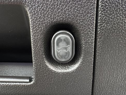 Used 2018 Cadillac Escalade Platinum AWD/4WD image 50