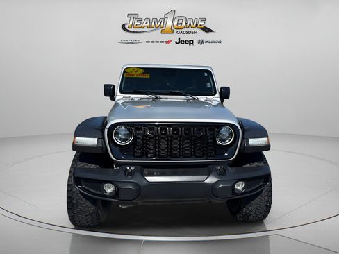 Used 2024 Jeep Wrangler Unlimited Sport AWD/4WD image 2