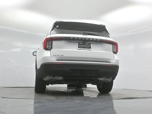 New 2026 Ford Explorer Active RWD image 47