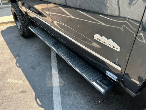 Used 2018 Chevrolet Silverado 1500 High Country AWD/4WD image 10