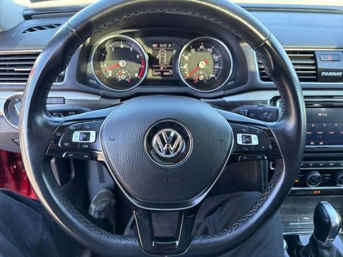 Used 2018 Volkswagen Passat 2.0T SE image 31