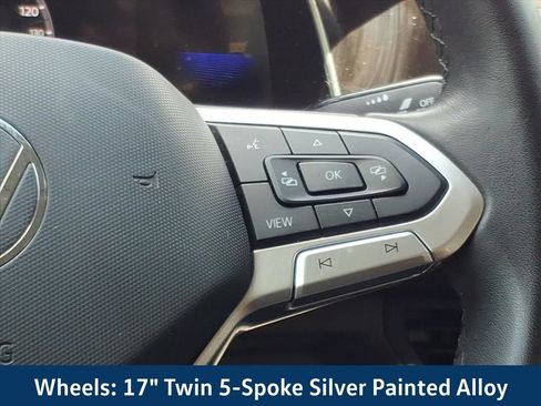 Used 2024 Volkswagen Jetta SE FWD image 13
