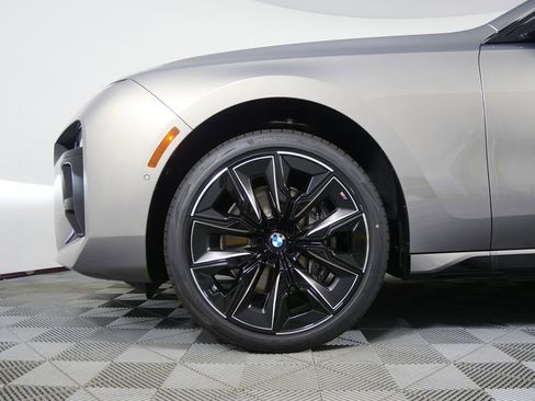 Used 2026 BMW 740i image 7