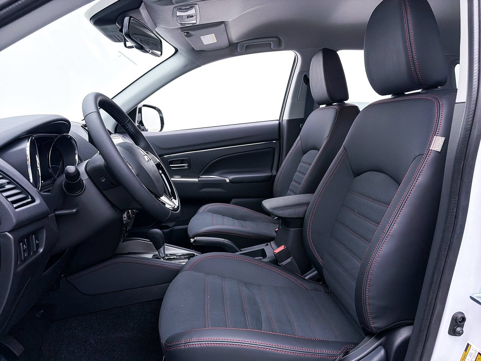 Used 2026 Mitsubishi Outlander Sport SE AWD/4WD image 9