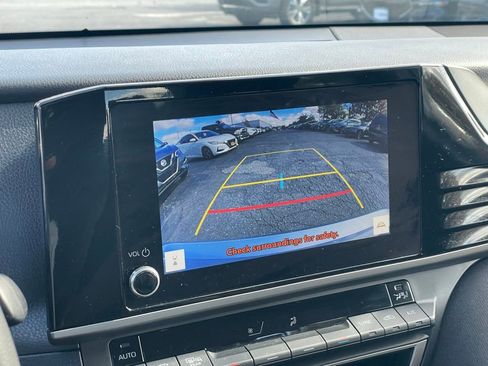 Used 2025 Toyota Camry LE image 19