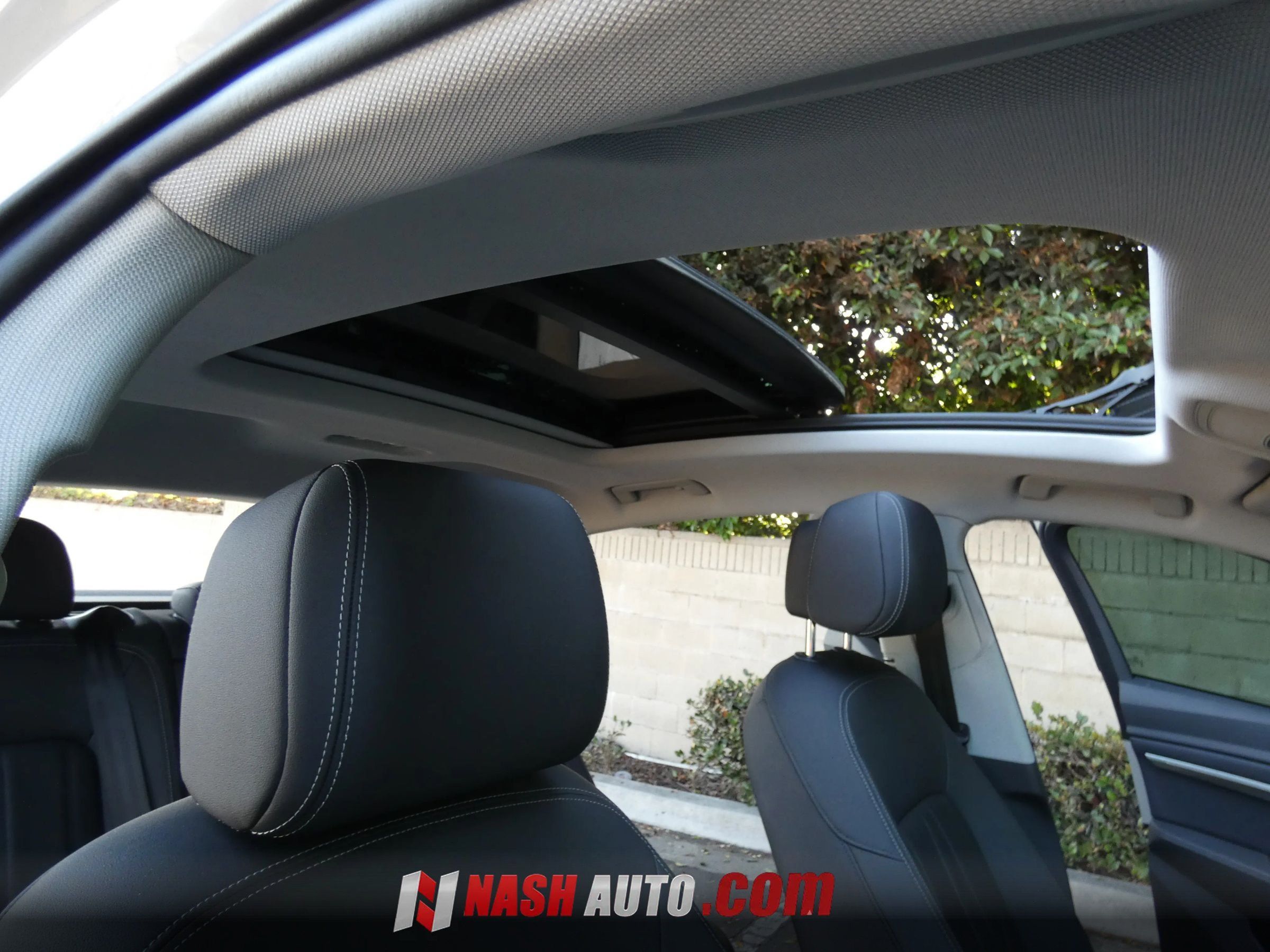 Used 2022 Audi e-tron Premium Plus w/ Premium Plus Package AWD/4WD image 33