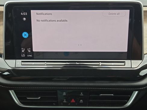 Used 2025 Volkswagen Atlas SE FWD image 8