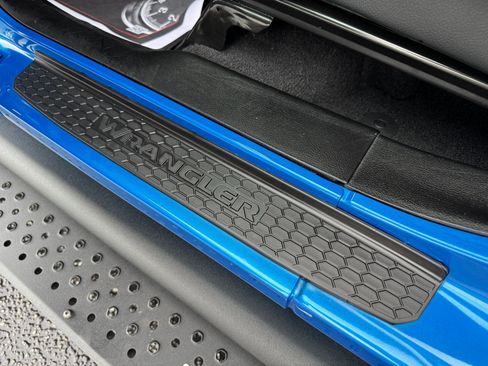 Used 2023 Jeep Wrangler Unlimited Rubicon 4xe w/ Dual Top Group image 24