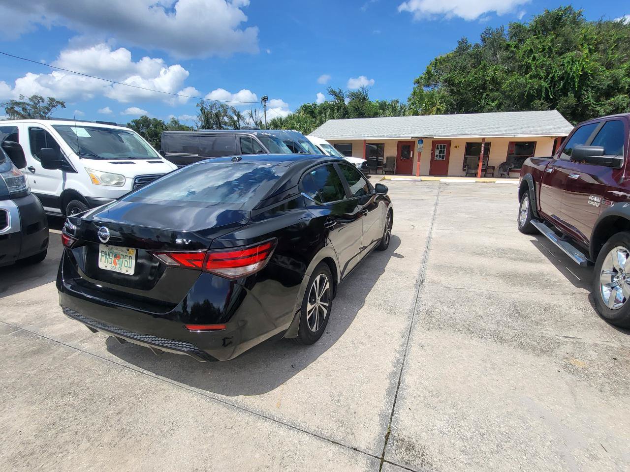 Used 2021 Nissan Sentra SV FWD image 9