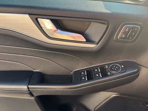 Used 2024 Ford Escape Platinum w/ Premium Technology Package image 10