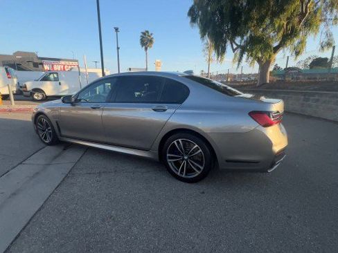 Used 2020 BMW 745e xDrive image 6