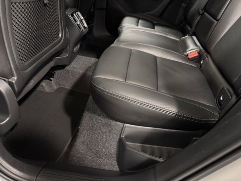 Certified 2025 Volvo XC40 B5 Plus image 20