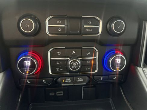 Used 2023 Chevrolet Tahoe Z71 w/ Luxury Package image 22