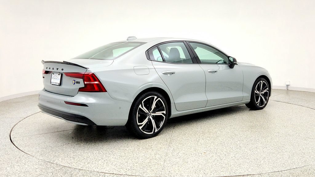 Used 2024 Volvo S60 B5 Plus w/ Climate Package FWD image 5