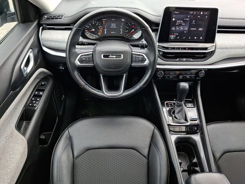 Used 2022 Jeep Compass Latitude w/ Sun and Sound Group image 12