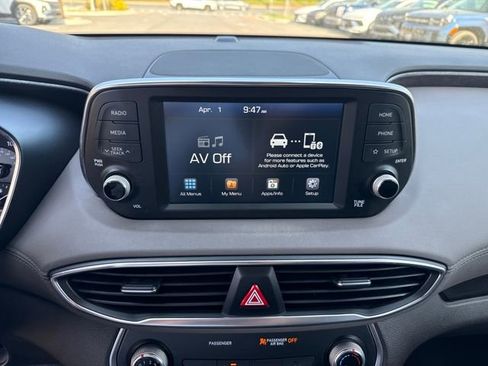 Used 2019 Hyundai Santa Fe SE image 18