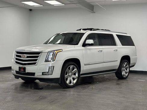 Used 2016 Cadillac Escalade ESV Luxury AWD/4WD image 2