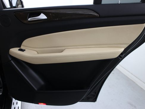 Used 2018 Mercedes-Benz GLS 450 4MATIC image 28