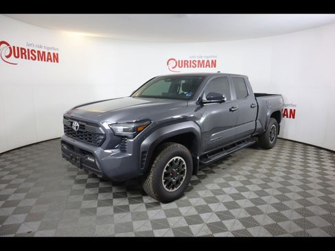 Used 2025 Toyota Tacoma TRD Off-Road w/ TRD Off Road Premium Package AWD/4WD image 1