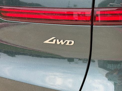 Used 2023 Genesis GV70 2.5T AWD/4WD image 13