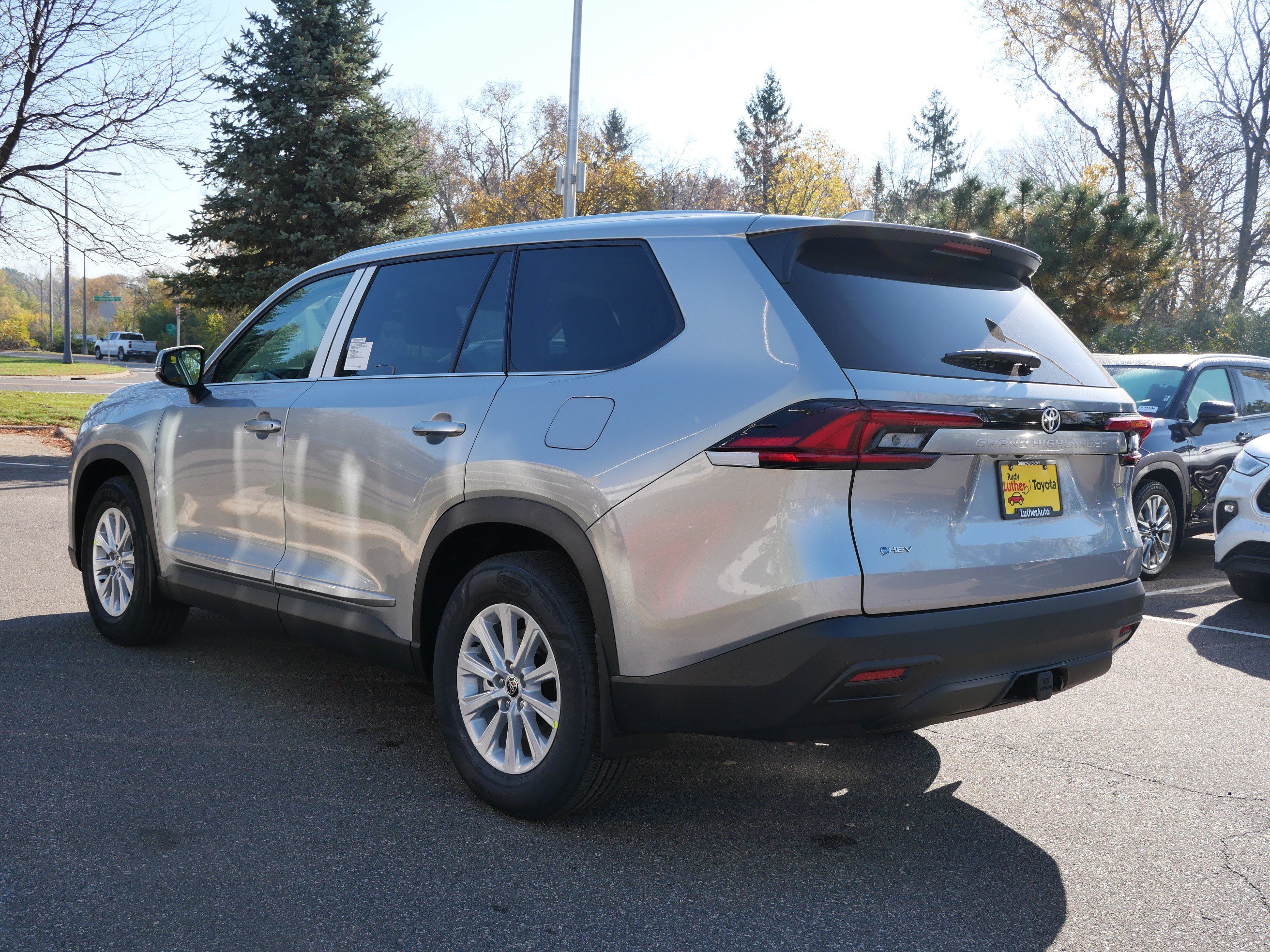 New 2026 Toyota Grand Highlander XLE FWD image 3