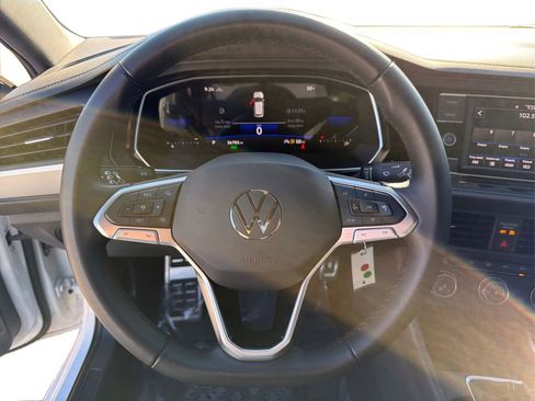 Used 2023 Volkswagen Jetta Sport image 17