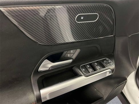 Certified 2022 Mercedes-Benz GLB 250 4MATIC image 16