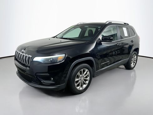 Used 2019 Jeep Cherokee Latitude Plus w/ Comfort/Convenience Group FWD image 10