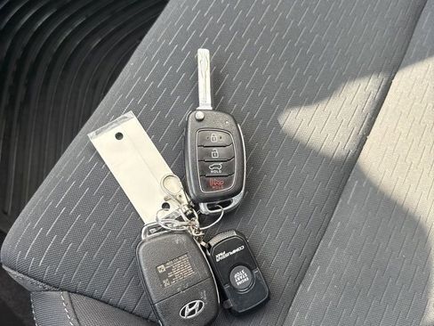 Used 2019 Hyundai Tucson SE image 34