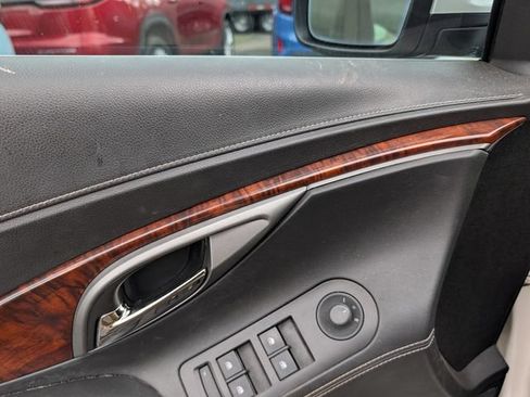 Used 2013 Buick LaCrosse Leather FWD image 19
