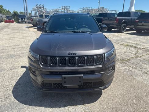 Used 2023 Jeep Compass Latitude w/ Sun and Sound Group AWD/4WD image 2