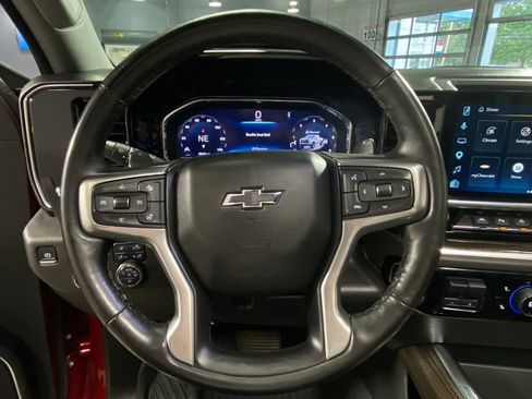 Used 2025 Chevrolet Silverado 1500 LT Trail Boss w/ Convenience Package II AWD/4WD image 21