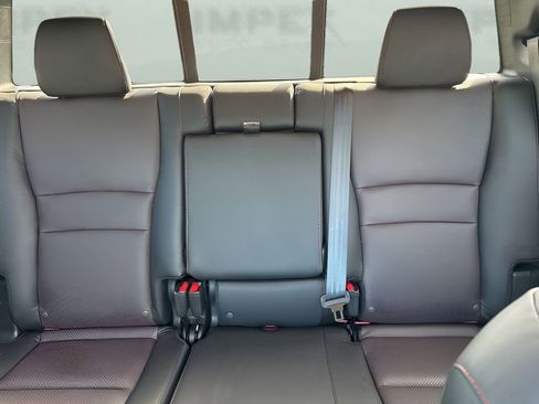 Used 2025 Honda Ridgeline Black Edition image 13